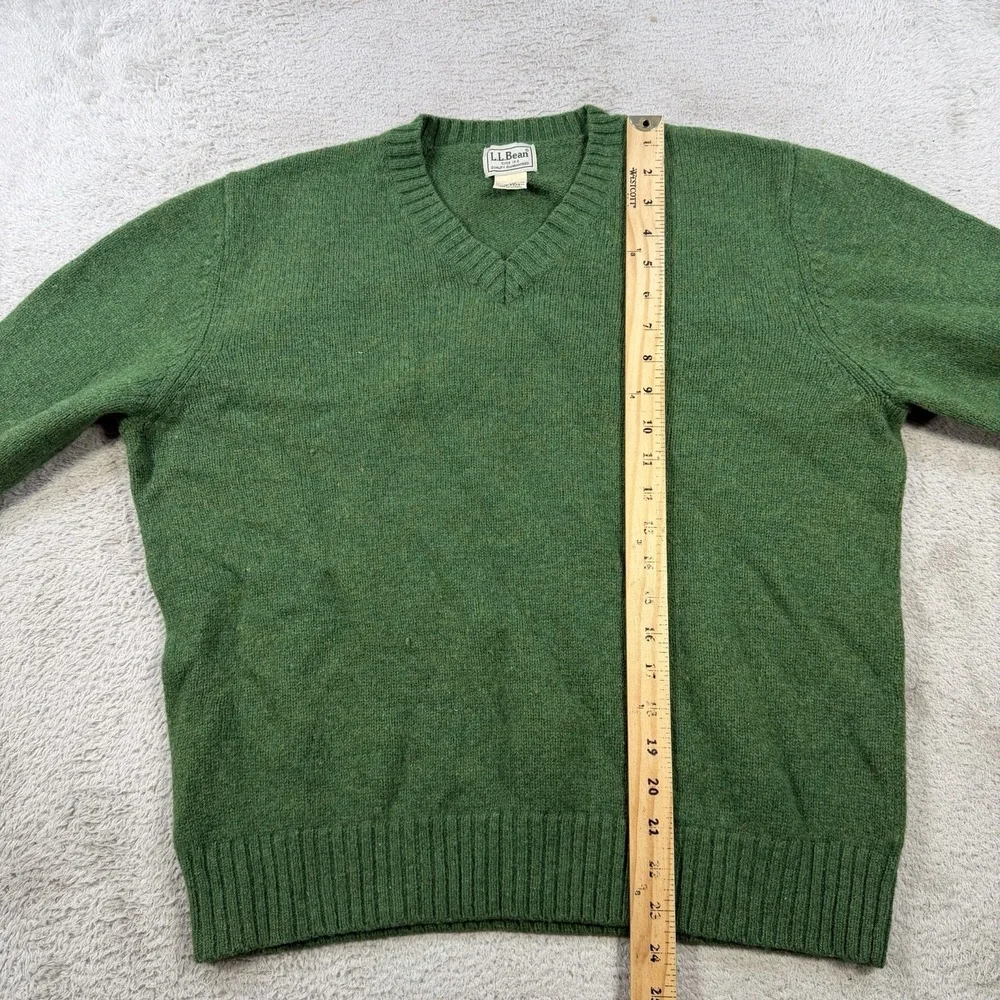 Vintage LL Bean Sweater Mens Medium Green 100% Shetland Wool V-Neck Pullover